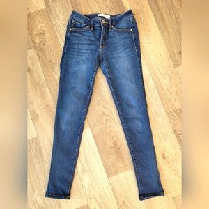 KanCan Women's Denim Blue Five Pocket Basic Mid Rise Super Skinny Jeans 3/25